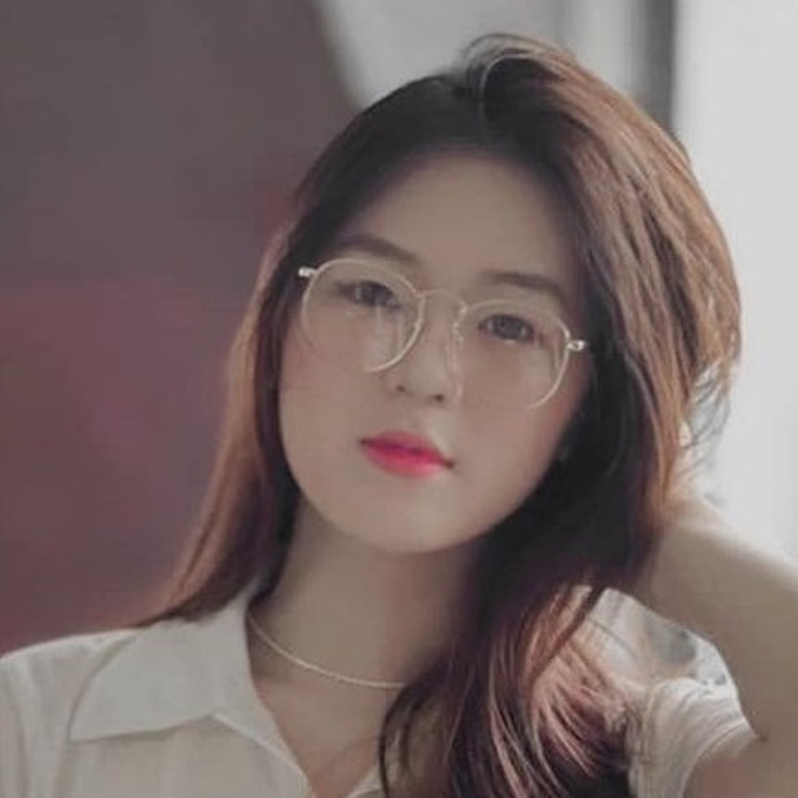 janice.sc, 21 (TikTok Star)