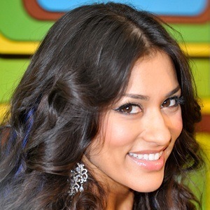 Janina Gavankar image 6