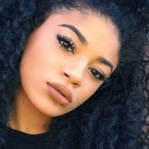 Jasmine Brown, 30 (模特)