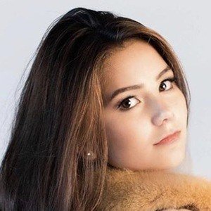 Jasmine Henry, 21 (Pop Singer)