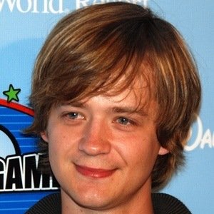Jason Earles, 48 (Attore TV)