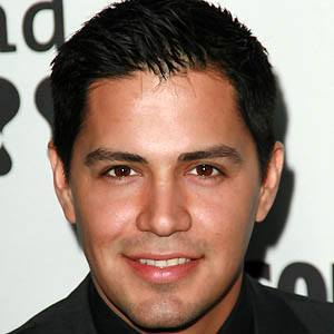 Jay Hernandez image 2