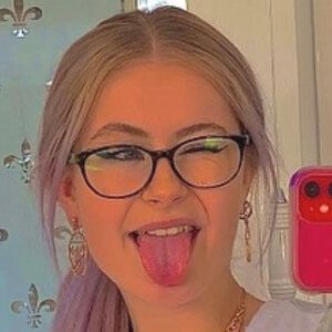 Jemima Vivian, 22 (TikTok明星)