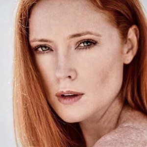 Jena Dover, 42 (電影女演員)