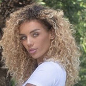 Celebrities born on September 21