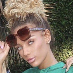 Celebrities born on September 21