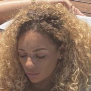 Jena Frumes, 32 (Instagram Star)