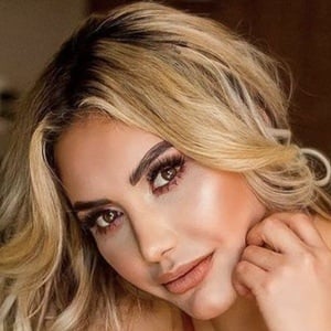 Jeni de la Vega, 32 (Reality Star)