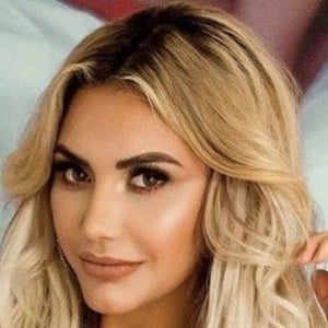 Jeni de la Vega, 32 (Reality Star)