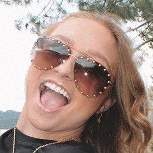 Celebrities born on February 23