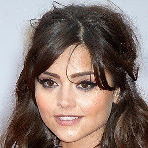 Jenna Coleman, 39 (Actriz de Televisión)