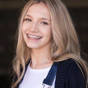 Jenna Valenzuela, 22 (Dançarinos)