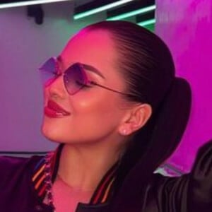 Jennie Dimova, 26 (TikTok明星)