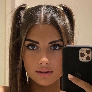 Jennifer Baldini Souza, 28 (Instagram Star)