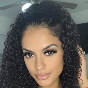 Jennifer Prado, 23 (Instagram明星)