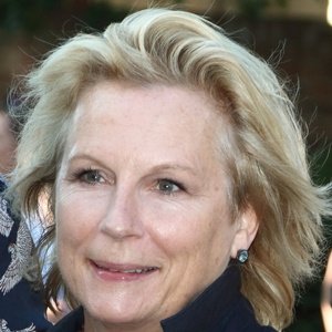 Jennifer Saunders, 67 (電視女演員)