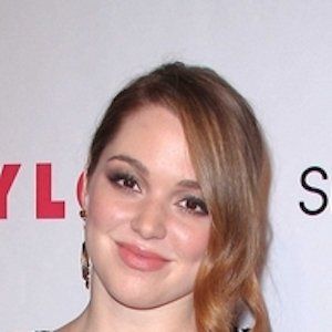 Jennifer Stone, 32 (Attrice di film)