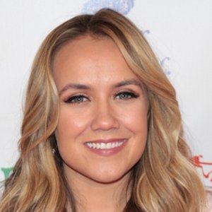 Jennifer Veal, 34 (電視女演員)