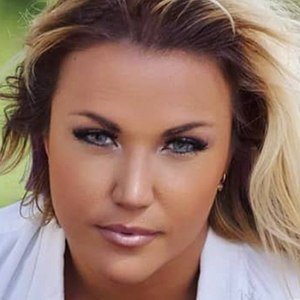 Jenny Scordamaglia, 37 (Presentatore di show televisivi)
