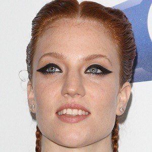 Jess Glynne, 36 (流行歌手)