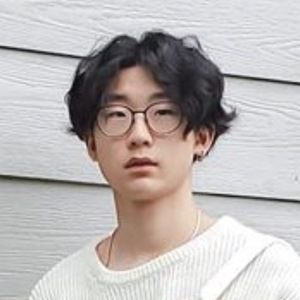 Jesse Kim, 23 (TikTok Star)