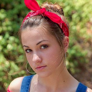 Jessica Baio, 23 (流行歌手)