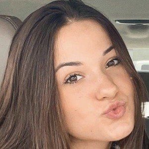 Jessica Baio, 23 (Ca sĩ nhạc Pop)
