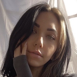 Jessie Serra, 38 (Instagram Star)