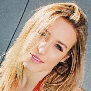 Jessie Sims, 30 (Instagram Star)