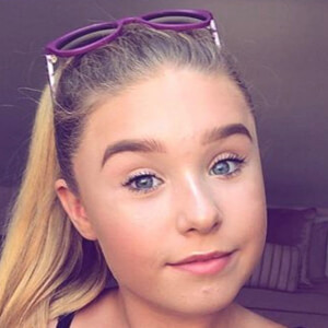 Jessie.beauty.x, 22 (YouTube Star)