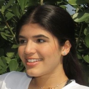 Joana Martinez, 21 (Ca sĩ nhạc Pop)