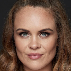 Joanne McNally image 4