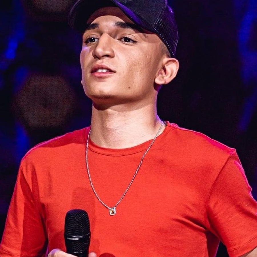 João Gomes, 21 (R&B Singer)