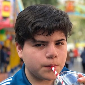 Joapictex, 22 (YouTube Star)