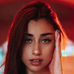 Joaquina Vergecio, 23 (TikTok明星)