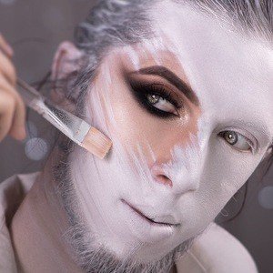 Johann Steffens, 34 (Maquillista)