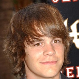 Johnny Simmons, 38 (电影演员)