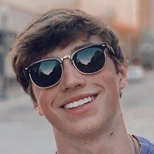 Johnny White, 22 (TikTok明星)