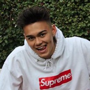 Jon Guelas, 25 (Popsänger)