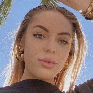 Jonabelle Timms, 29 (Звезда Тиктока)