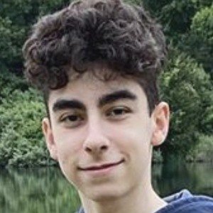 Jonathan Sinyavsky, 20 (TikTok明星)