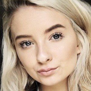 Jonlyn Elizabeth, 27 (YouTube Star)