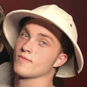 Jordan Elsass, 24 (TV Schauspieler)