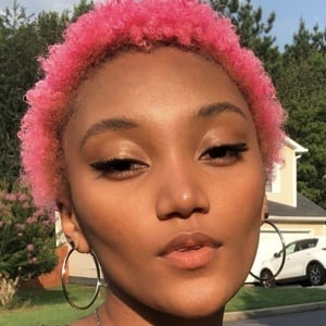 Jordan Kristine Seamón, 22 (Nữ diễn viên truyền hình)