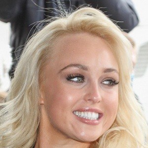 Jorgie Porter, 37 (Актриса мыльной оперы)