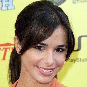 Josie Loren image 2