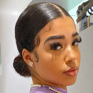 Journi Carr, 22 (Instagram明星)