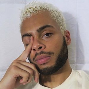 Jovan, 32 (Instagram Star)