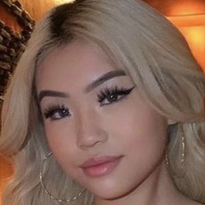 Joy Zheng, 21 (TikTok Star)