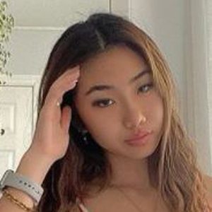 Joyy.li, 21 (TikTok明星)